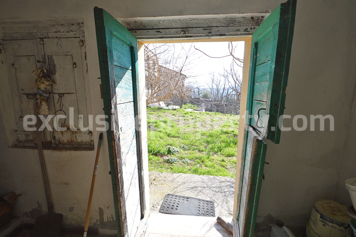 Property for Sale in Italy - 3 Bedroom Detached House with Garden and Garage in Atessa in Abruzzo