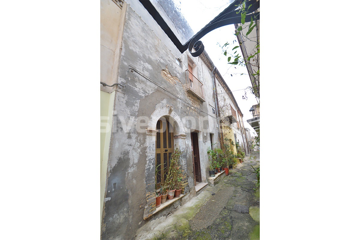 Spacious Home with Antique Entrance for Sale in Molise - Italy
