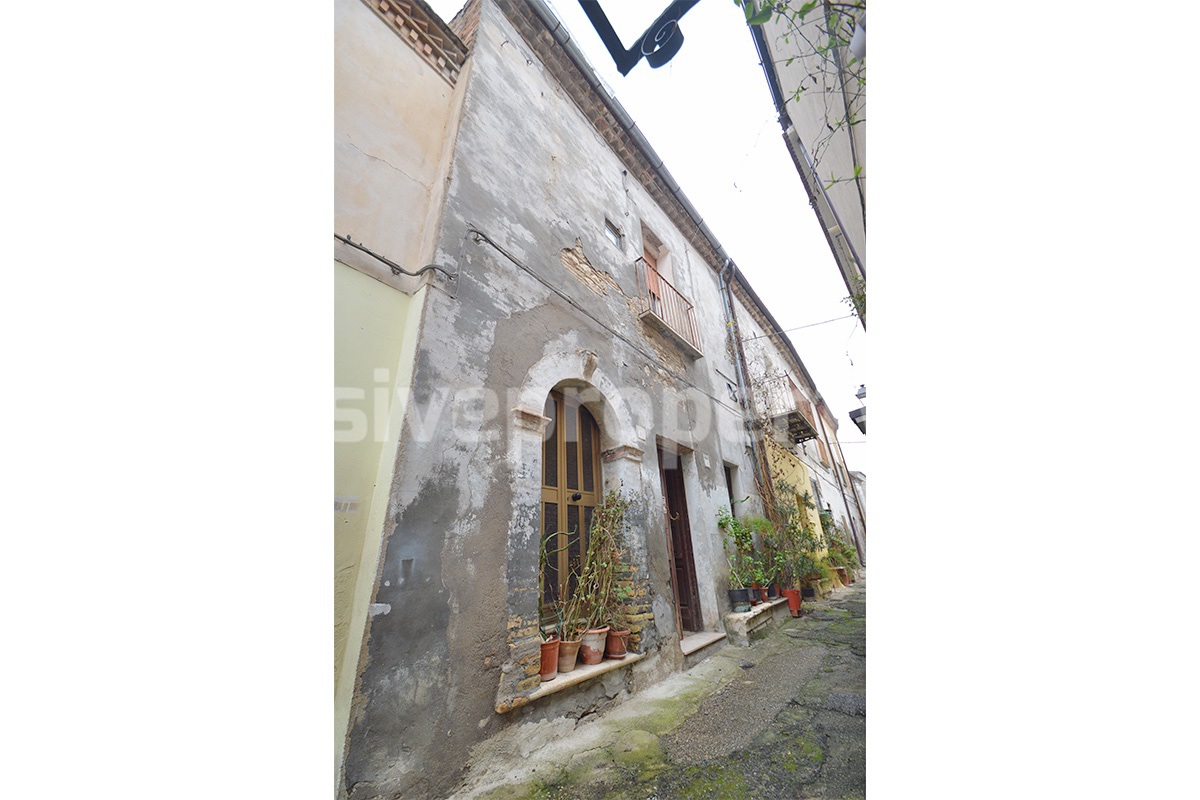 Spacious Home with Antique Entrance for Sale in Molise - Italy