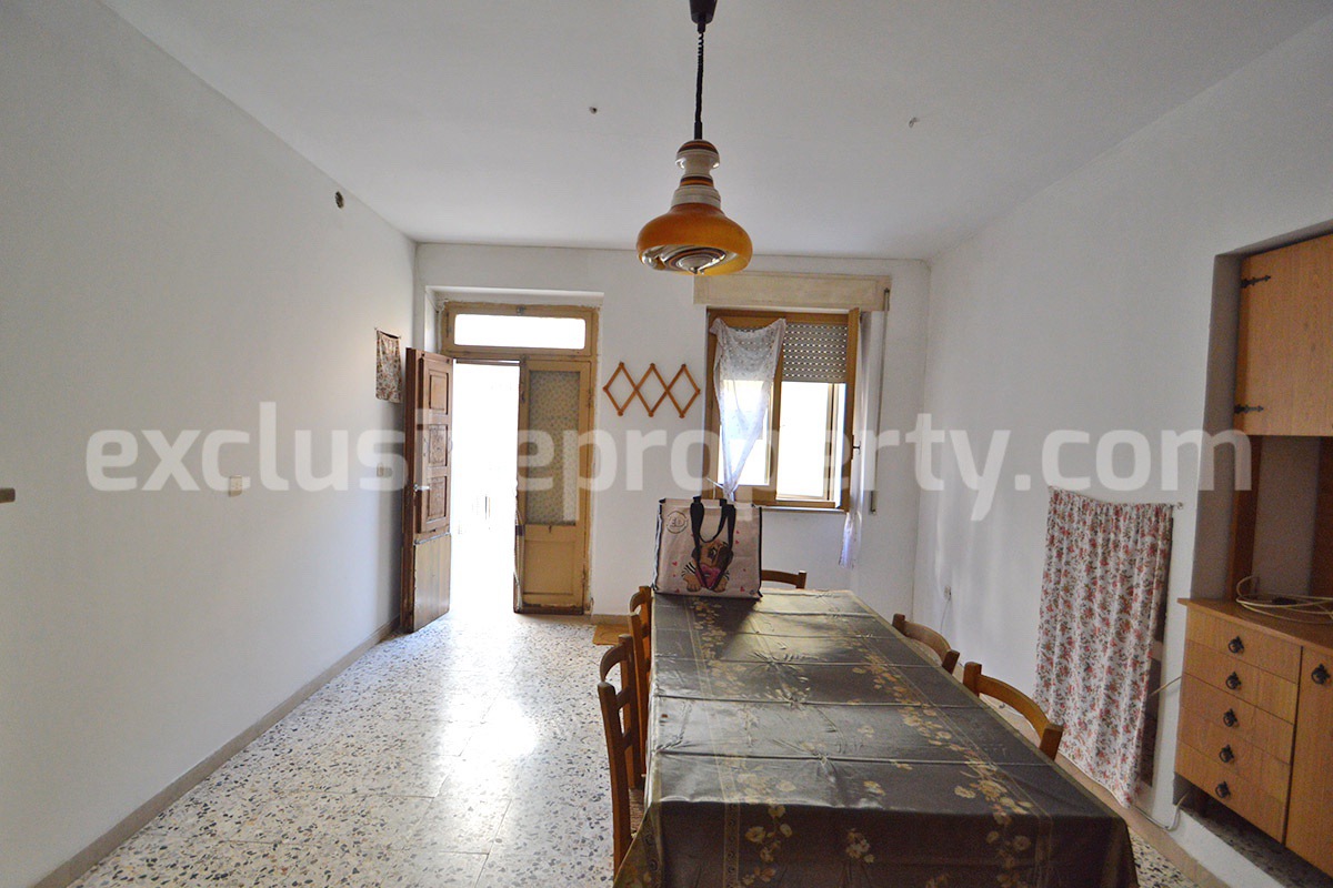 Townhouse with Garage and Panoramic Views for Sale in Tavenna - Molise