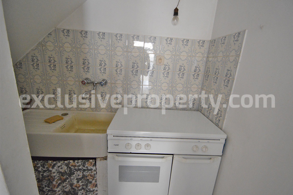 Townhouse with Garage and Panoramic Views for Sale in Tavenna - Molise
