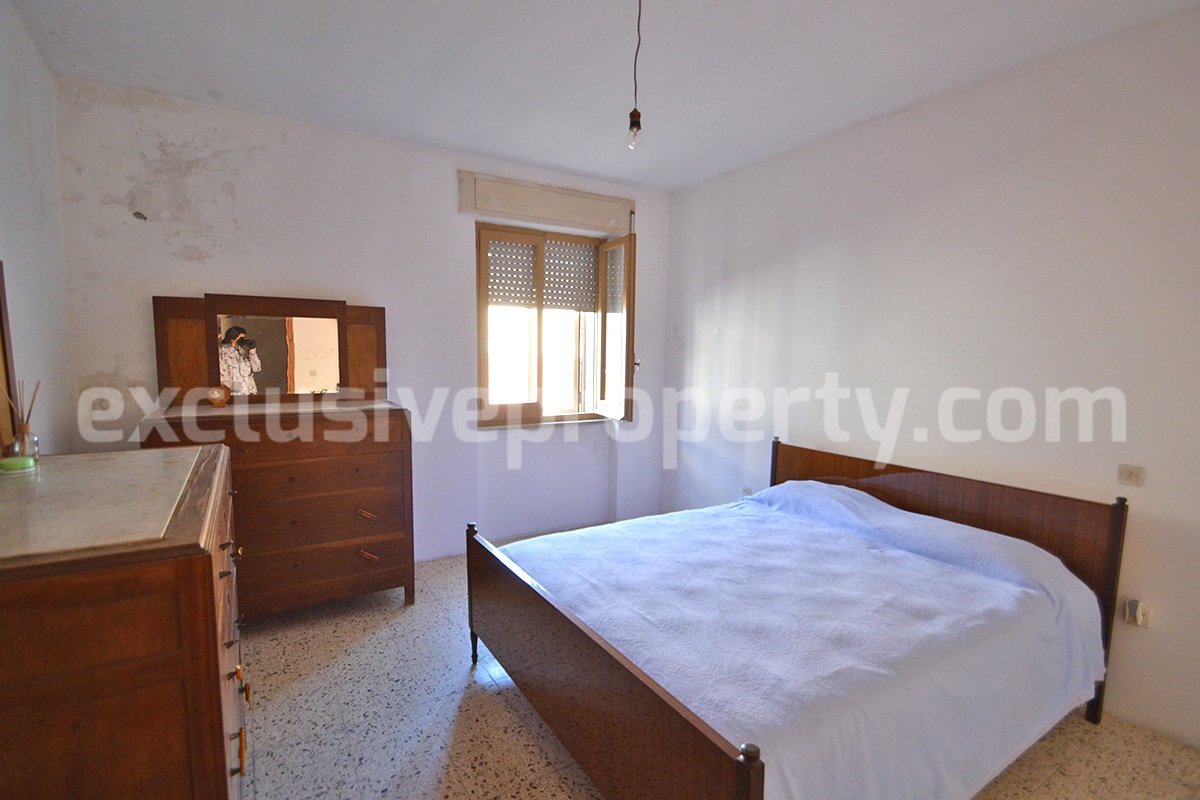 Townhouse with Garage and Panoramic Views for Sale in Tavenna - Molise