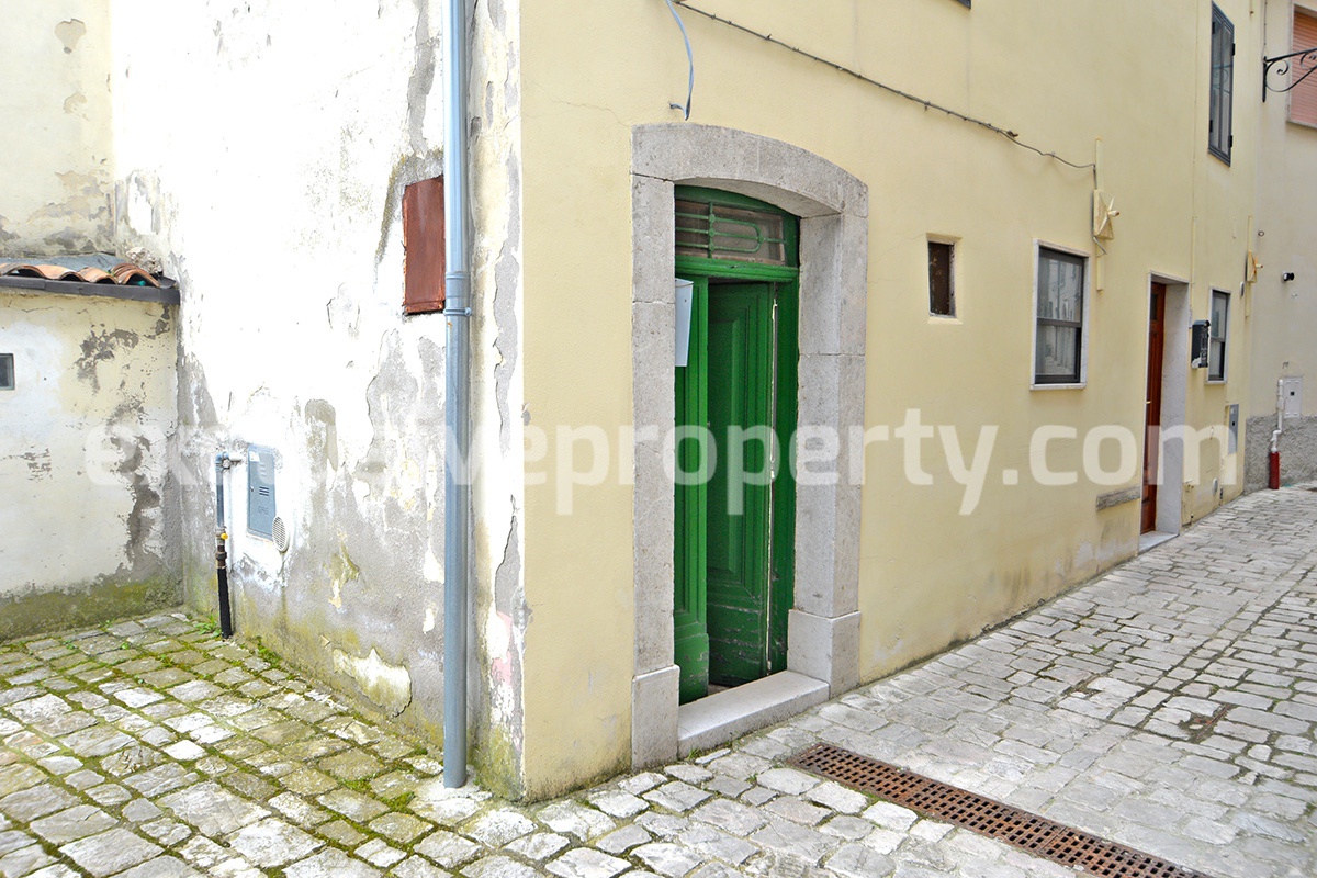 Property for sale near the medieval castle in the Molise Region