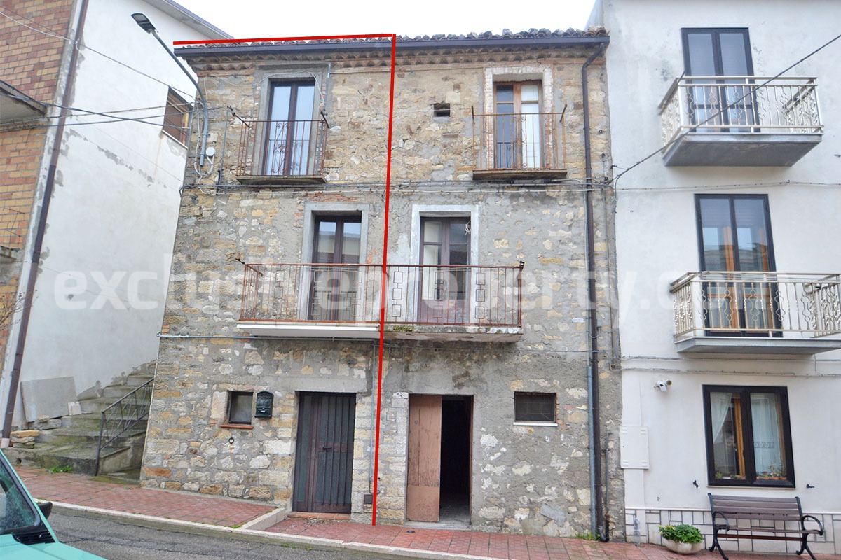 Fully Renovated Stone House with 2 Bedrooms 2 Bathrooms for Sale in Molise - Italy