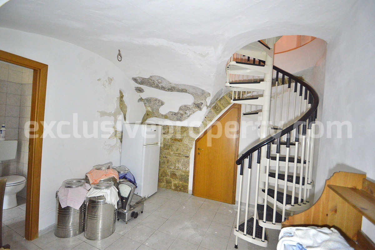 Fully Renovated Stone House with 2 Bedrooms 2 Bathrooms for Sale in Molise - Italy