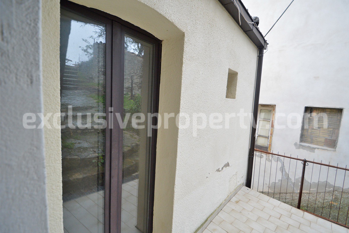 Fully Renovated Stone House with 2 Bedrooms 2 Bathrooms for Sale in Molise - Italy