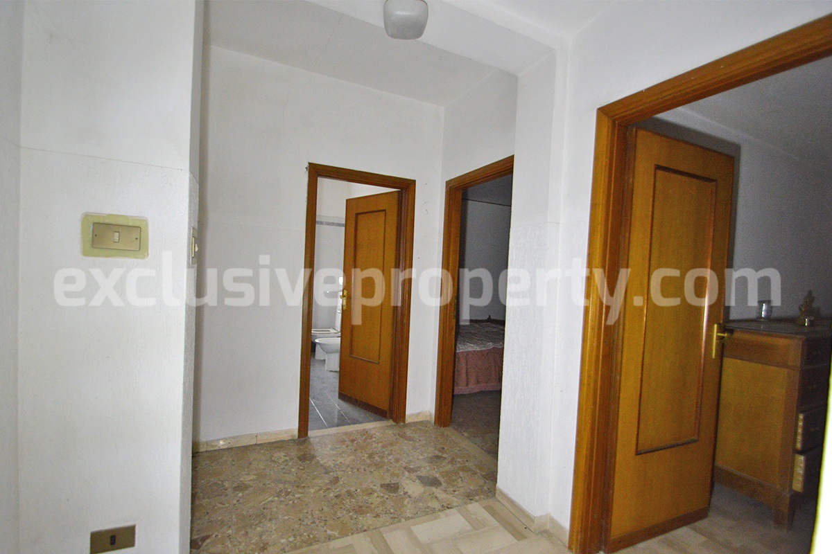 Spacious 5-Bedroom Country Home with Garden for Sale in Rural Italy - Abruzzo
