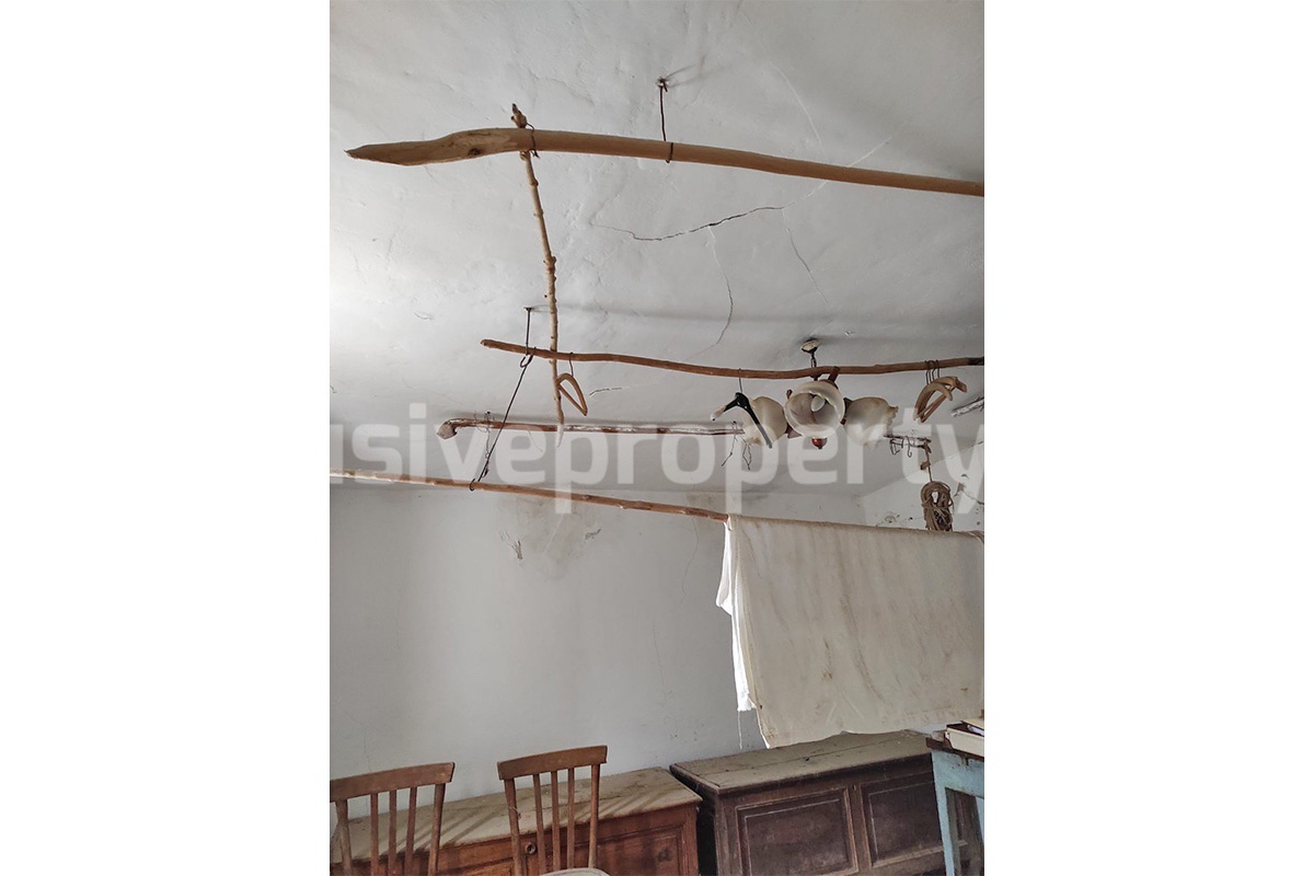 Traditional two-bedroom stone house for Sale in Molise - Italy - Full of Charm