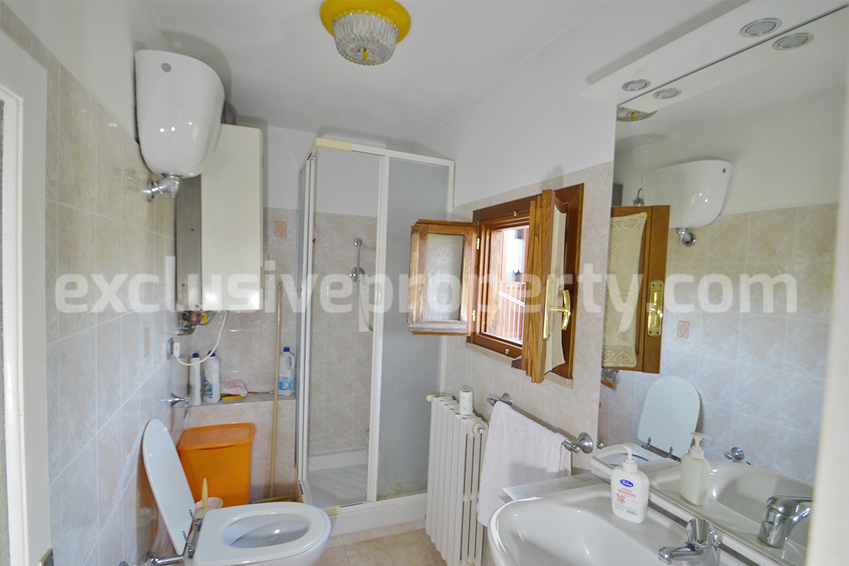 Furnished Townhouse for Sale in Historic Lucito - Molise - Move-In Ready with Views and Outdoor Space