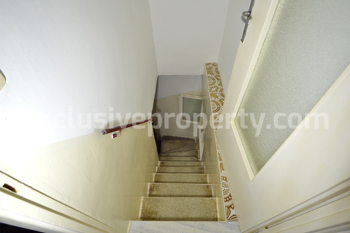 Furnished Townhouse for Sale in Historic Lucito - Molise - Move-In Ready with Views and Outdoor Space