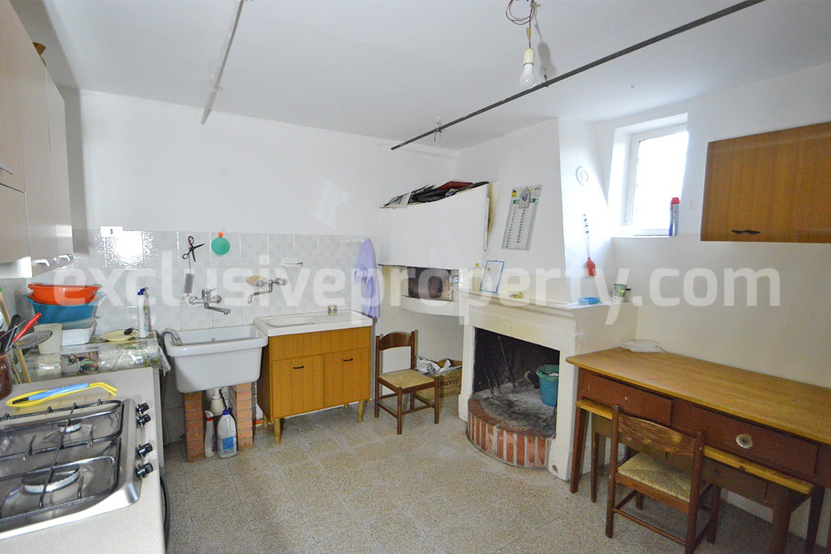 Furnished Townhouse for Sale in Historic Lucito - Molise - Move-In Ready with Views and Outdoor Space