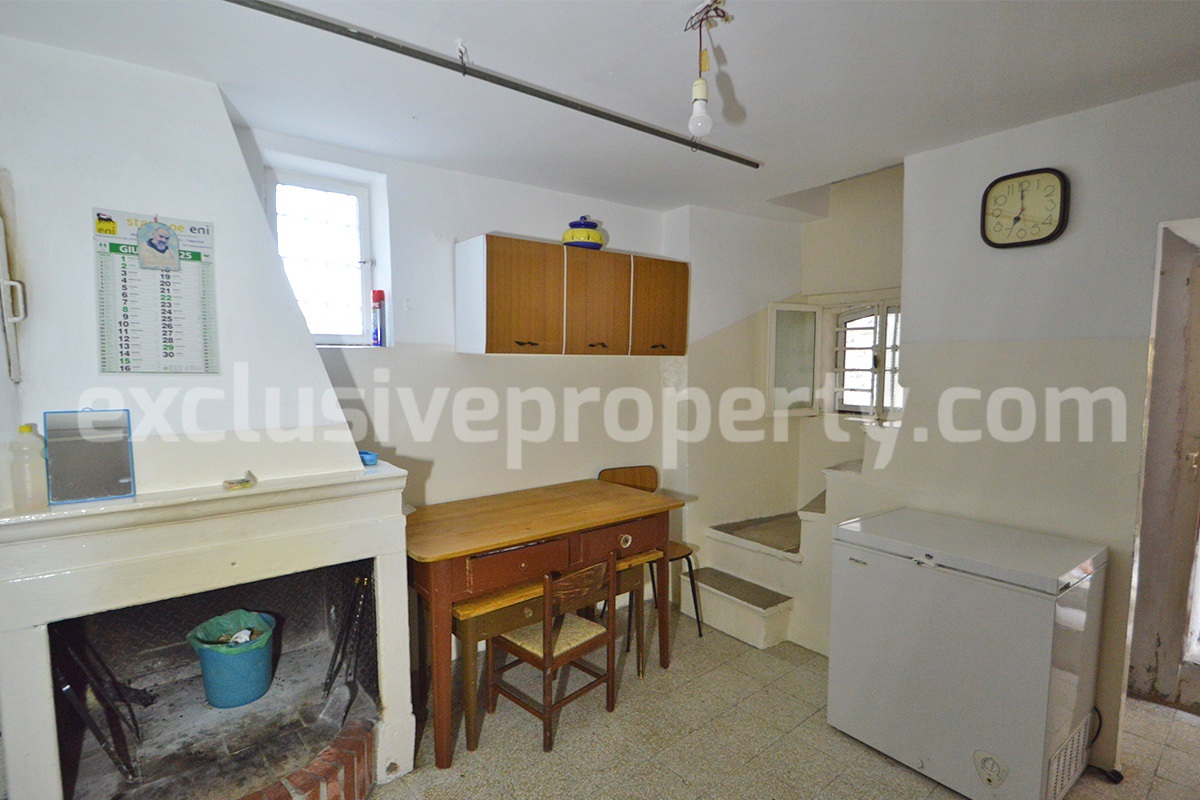 Furnished Townhouse for Sale in Historic Lucito - Molise - Move-In Ready with Views and Outdoor Space