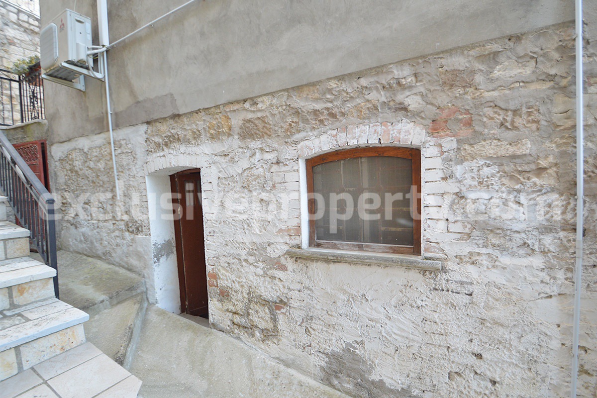 Furnished Townhouse for Sale in Historic Lucito - Molise - Move-In Ready with Views and Outdoor Space