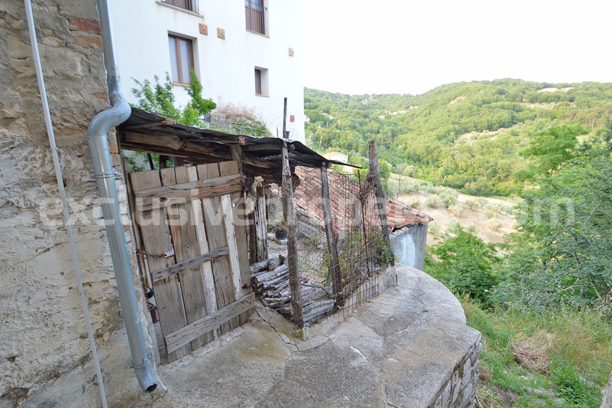 Furnished Townhouse for Sale in Historic Lucito - Molise - Move-In Ready with Views and Outdoor Space
