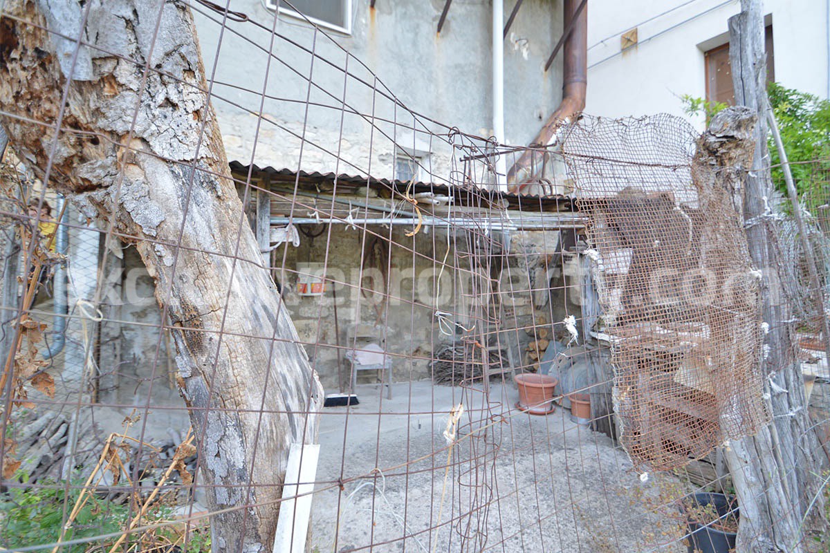 Furnished Townhouse for Sale in Historic Lucito - Molise - Move-In Ready with Views and Outdoor Space