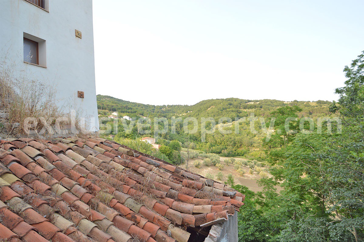 Furnished Townhouse for Sale in Historic Lucito - Molise - Move-In Ready with Views and Outdoor Space