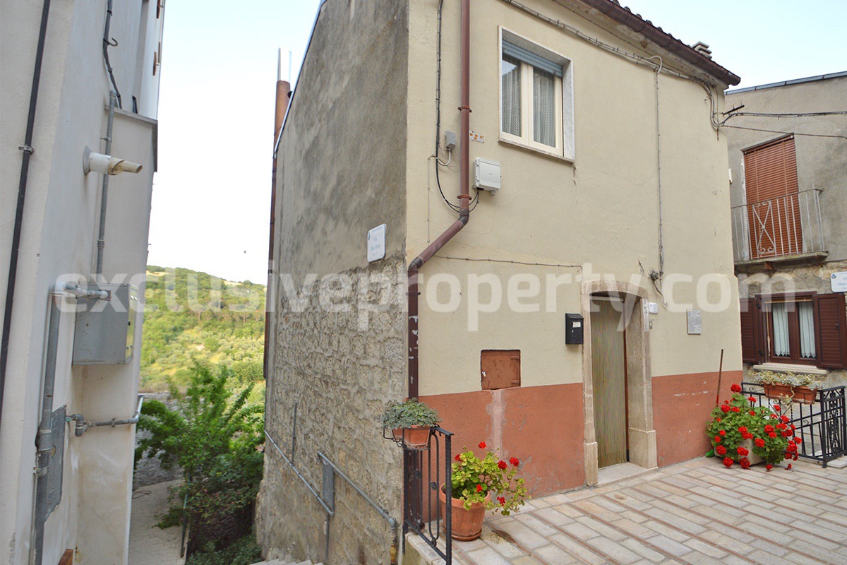 Furnished Townhouse for Sale in Historic Lucito - Molise - Move-In Ready with Views and Outdoor Space
