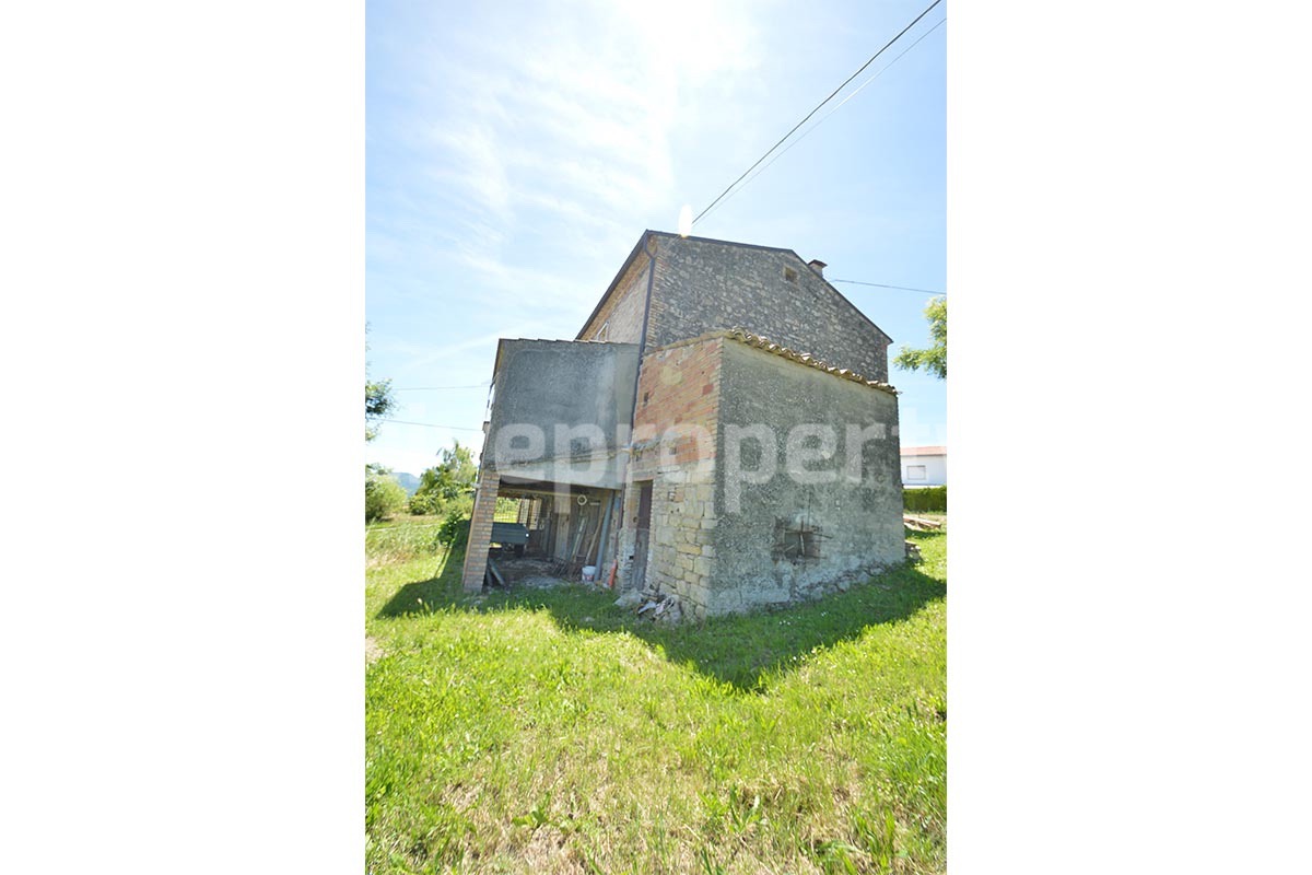 Stone House with Terrace and Brick Exterior for Sale in Central Italy Abruzzo - Great Potential and Scenic View