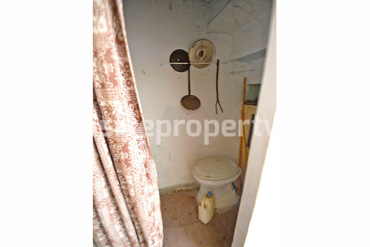 House with a roof waterproofed for sale in Molise