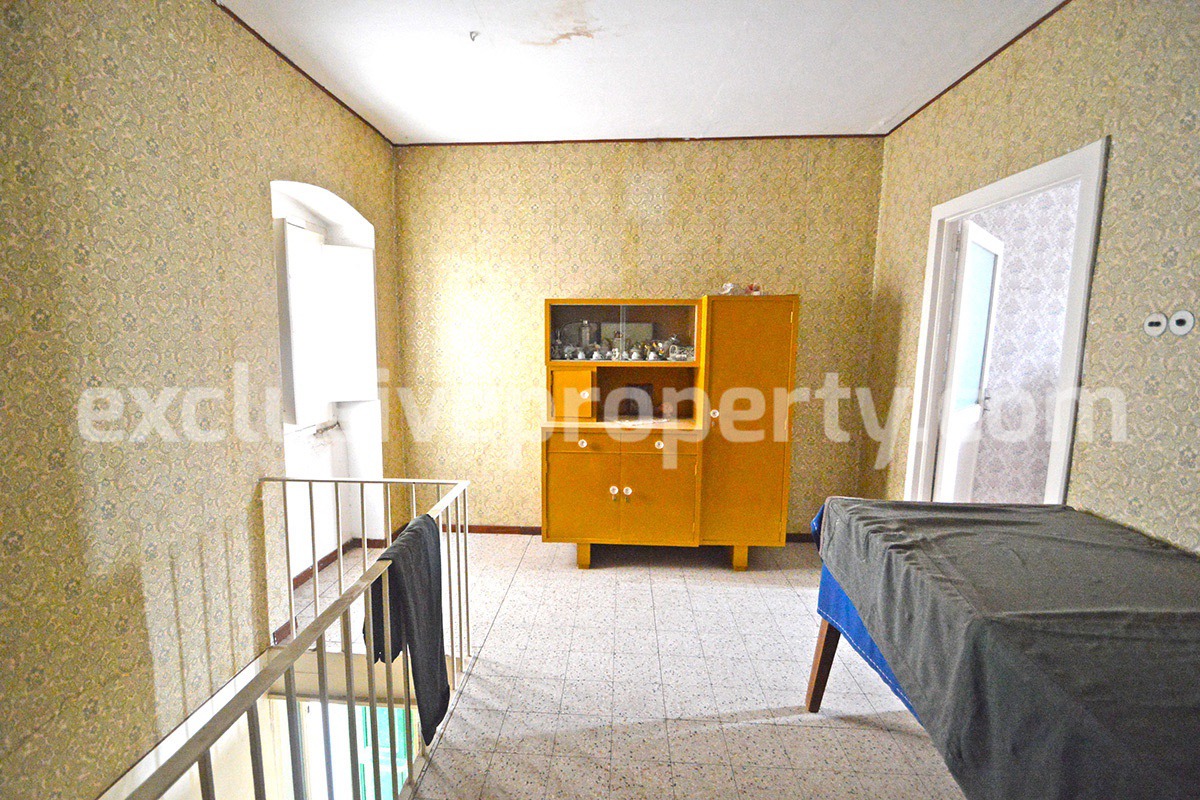 House with a roof waterproofed for sale in Molise