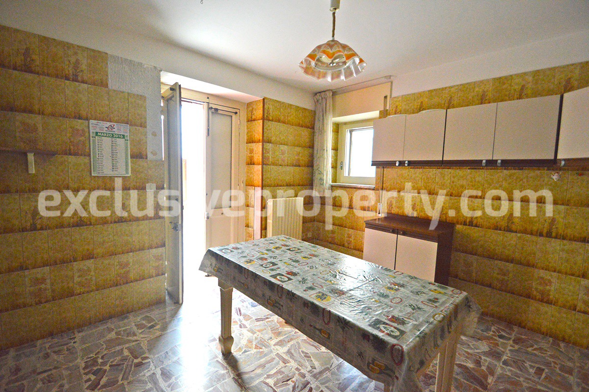 House in the historic center near the medieval castle for sale in Italy