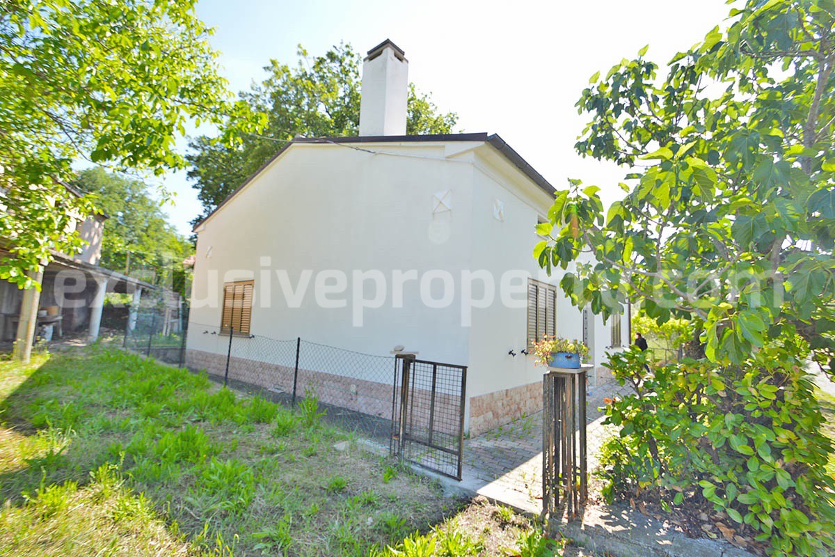 Two-Building Country Property for Sale in Roccaspinalveti - Abruzzo - Habitable Home - Renovation Project - Land and Majella Views