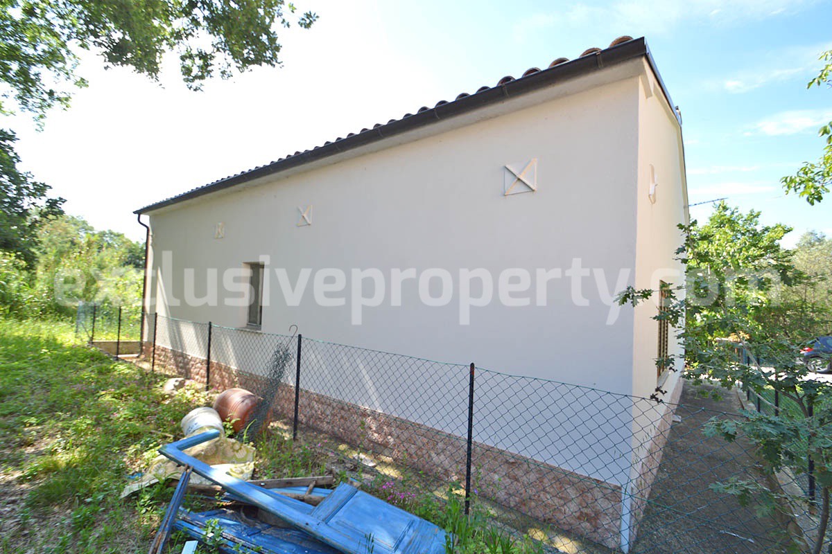 Two-Building Country Property for Sale in Roccaspinalveti - Abruzzo - Habitable Home - Renovation Project - Land and Majella Views