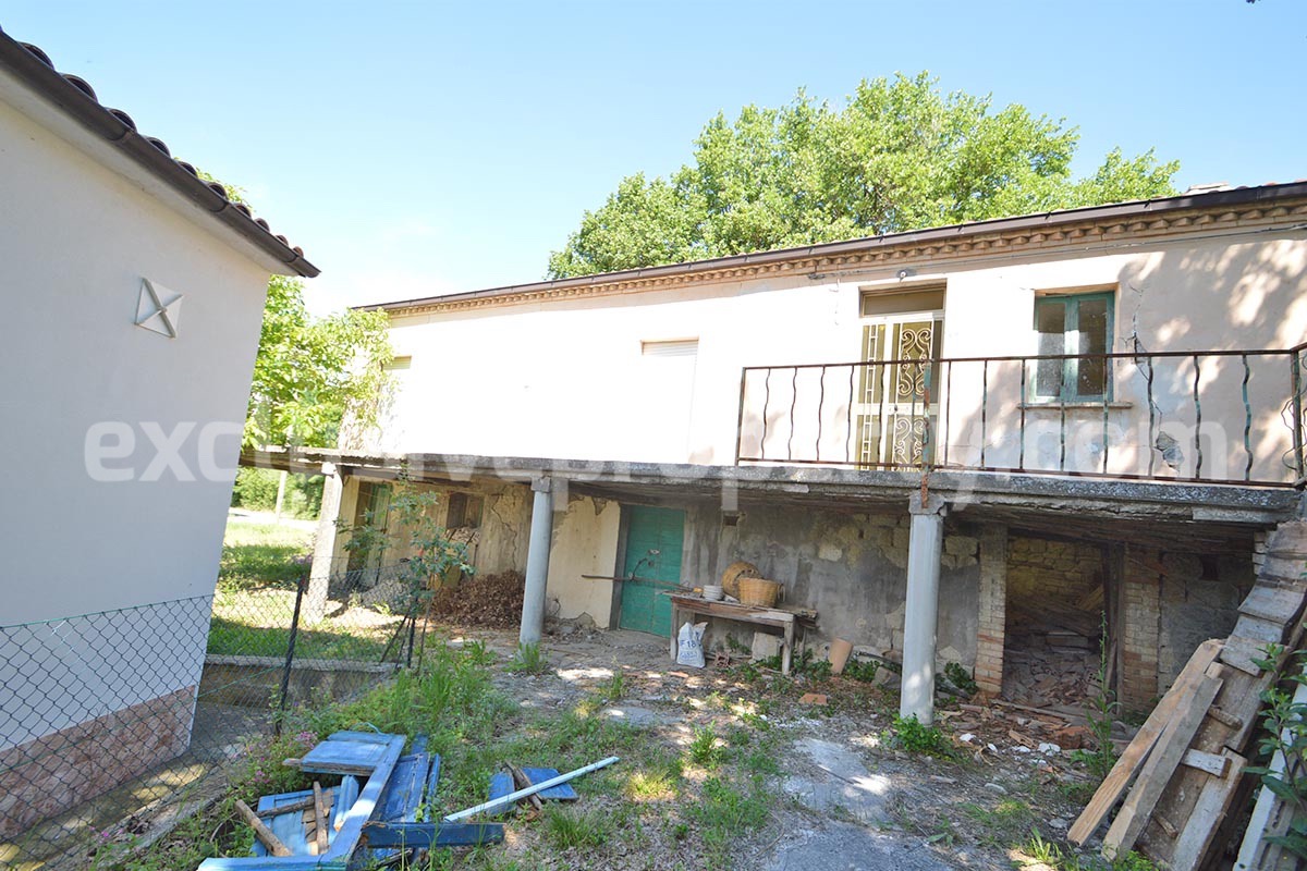 Two-Building Country Property for Sale in Roccaspinalveti - Abruzzo - Habitable Home - Renovation Project - Land and Majella Views
