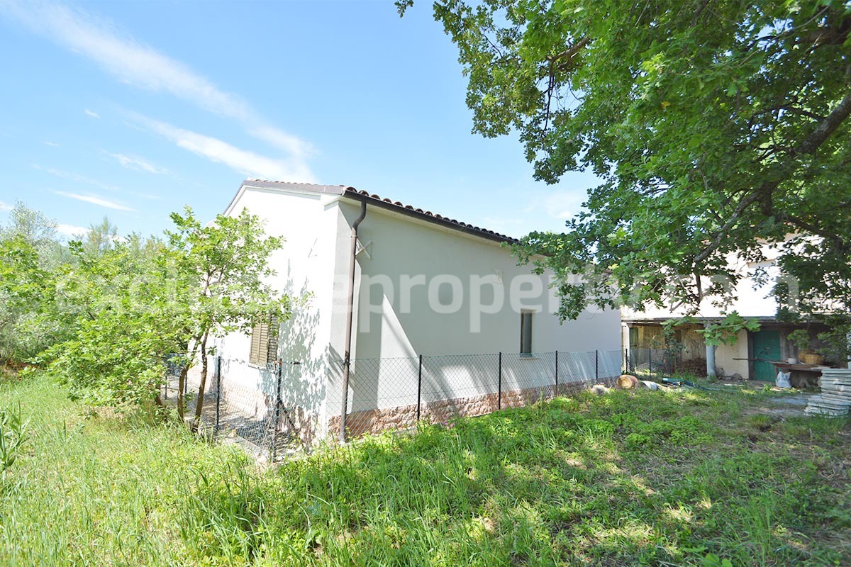 Two-Building Country Property for Sale in Roccaspinalveti - Abruzzo - Habitable Home - Renovation Project - Land and Majella Views