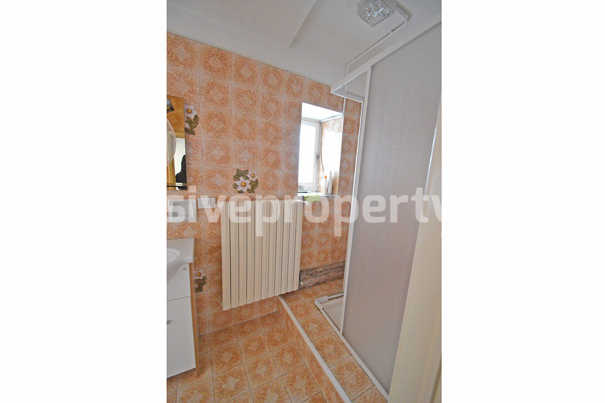 House in the historic center near the medieval castle for sale in Italy 14