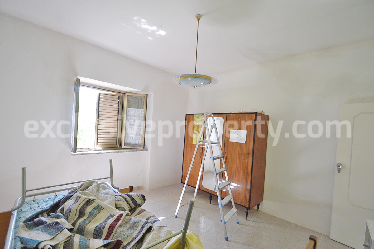 Two-Building Country Property for Sale in Roccaspinalveti - Abruzzo - Habitable Home - Renovation Project - Land and Majella Views