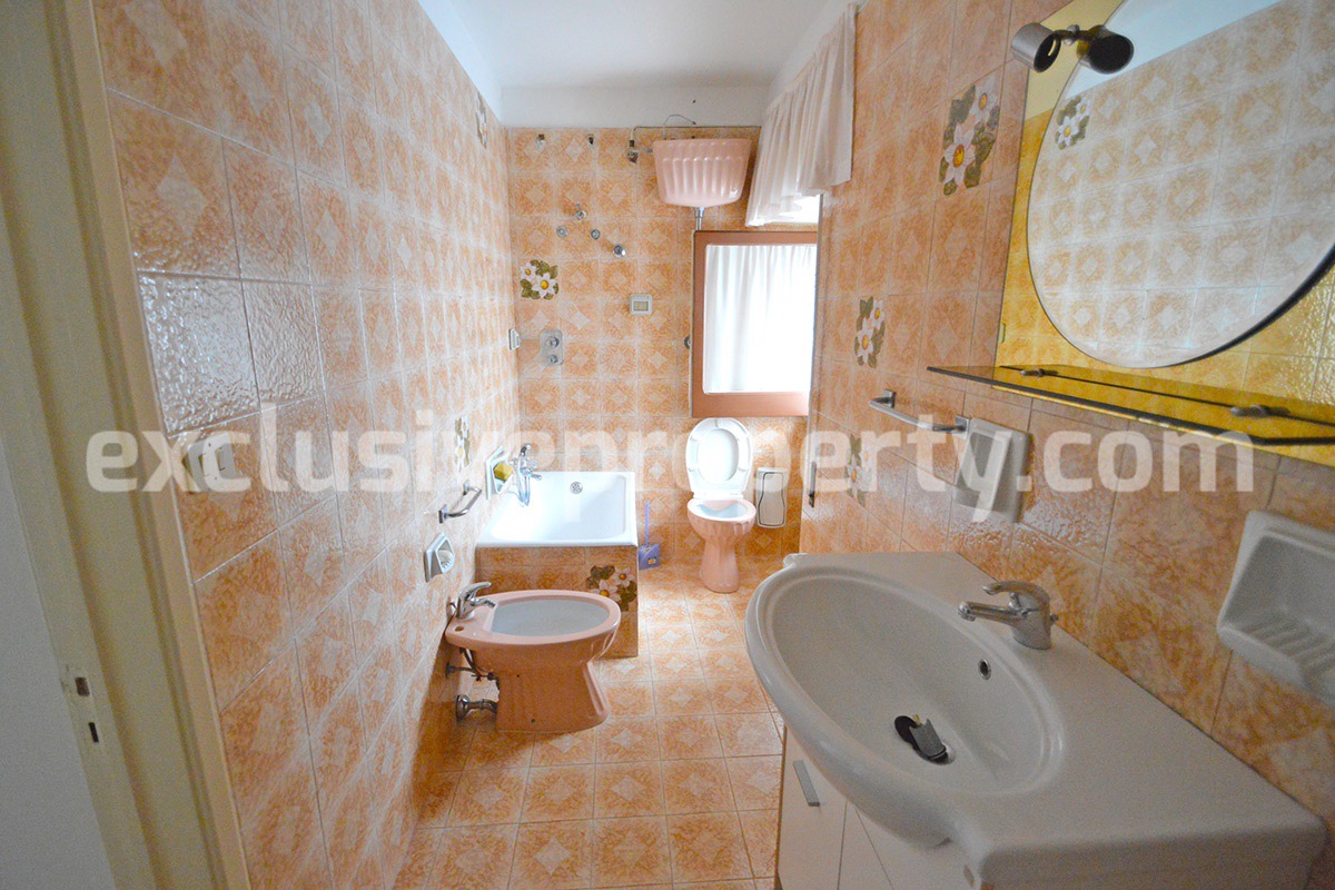 House in the historic center near the medieval castle for sale in Italy 15