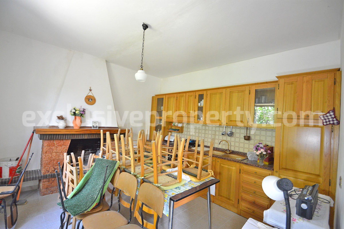 Two-Building Country Property for Sale in Roccaspinalveti - Abruzzo - Habitable Home - Renovation Project - Land and Majella Views
