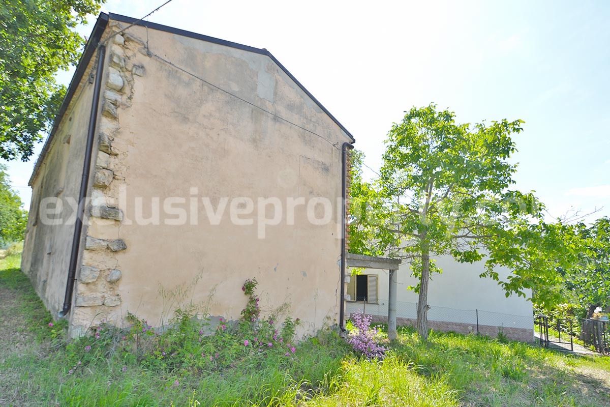 Two-Building Country Property for Sale in Roccaspinalveti - Abruzzo - Habitable Home - Renovation Project - Land and Majella Views