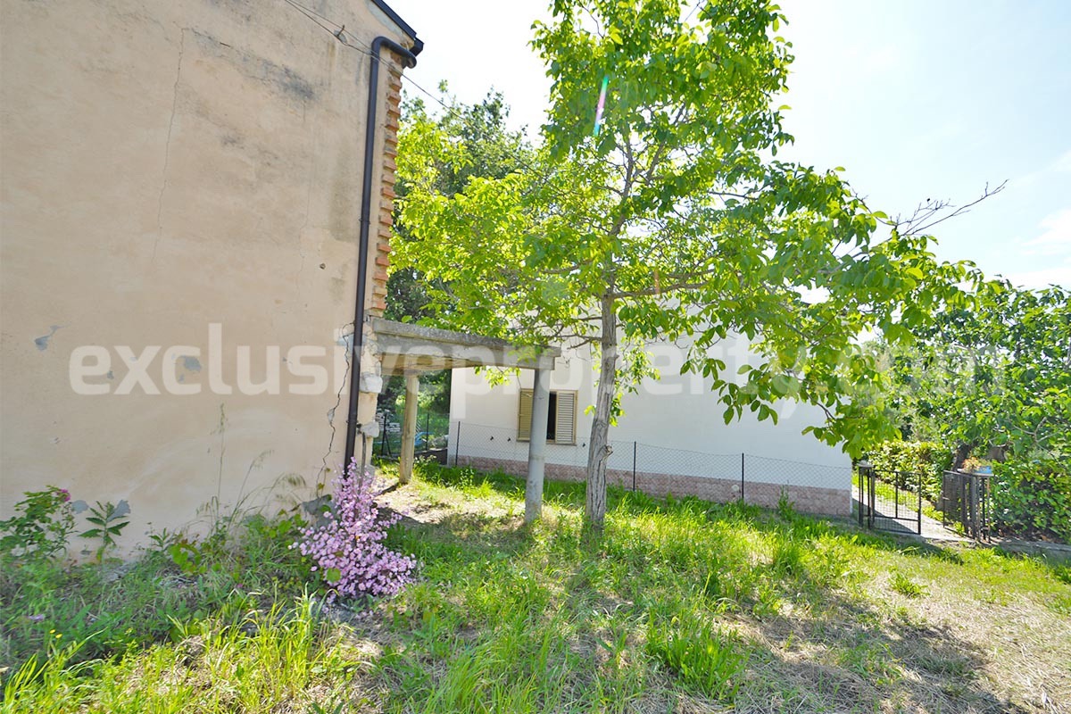 Two-Building Country Property for Sale in Roccaspinalveti - Abruzzo - Habitable Home - Renovation Project - Land and Majella Views