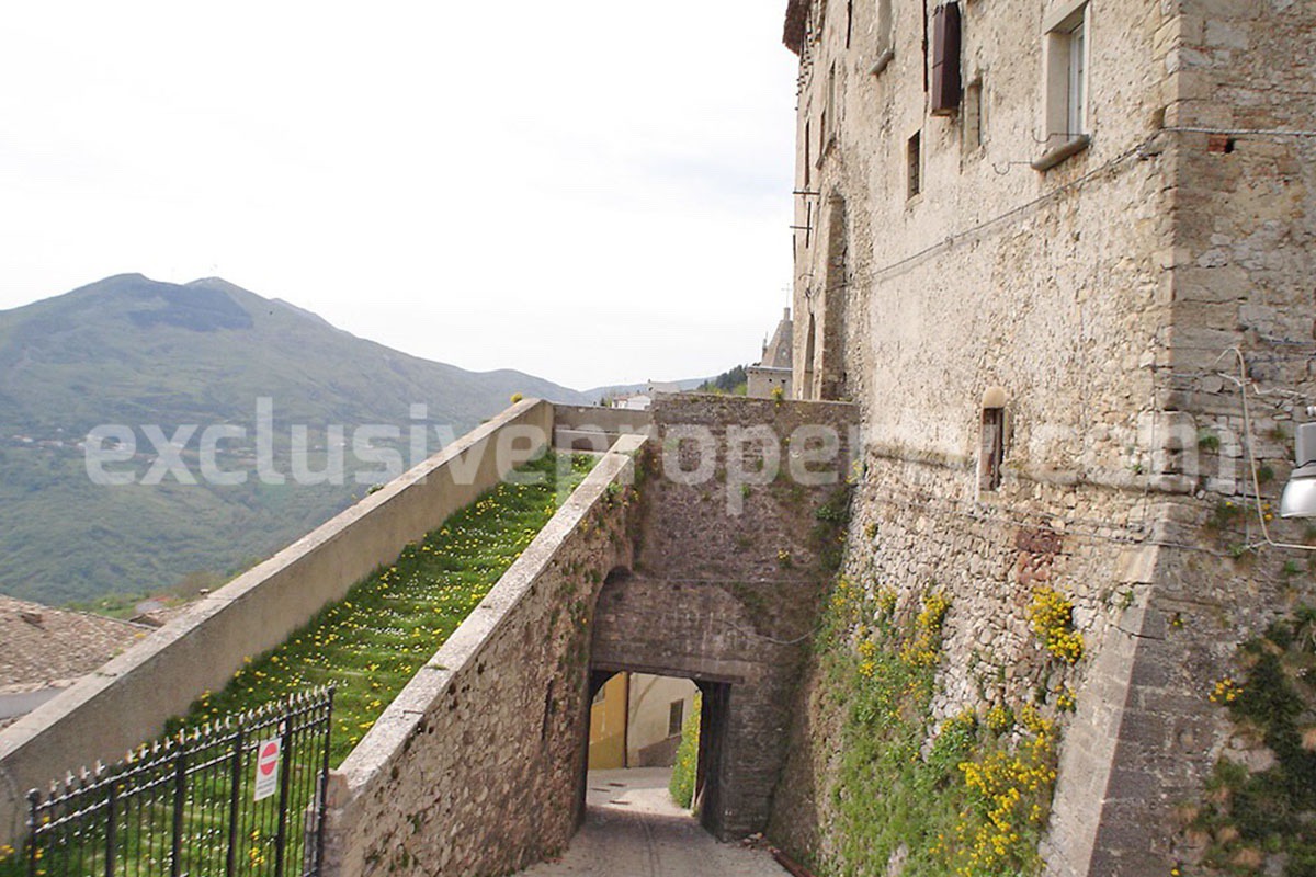 Historic Castle Property for Sale in Italy - Renovation Opportunity in Montazzoli - Abruzzo