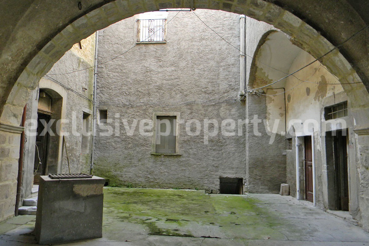 Historic Castle Property for Sale in Italy - Renovation Opportunity in Montazzoli - Abruzzo