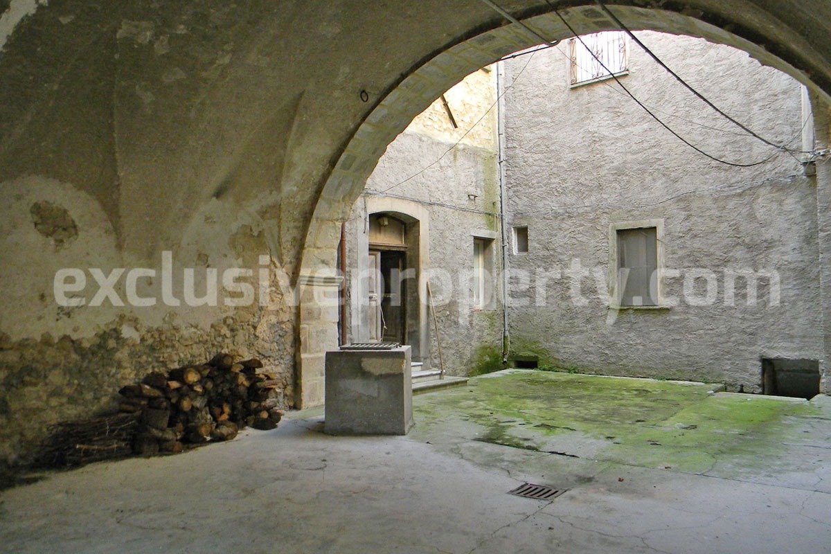 Historic Castle Property for Sale in Italy - Renovation Opportunity in Montazzoli - Abruzzo