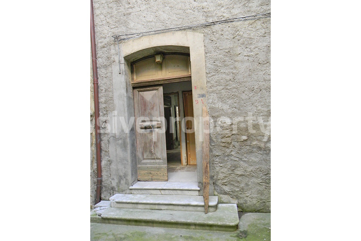 Historic Castle Property for Sale in Italy - Renovation Opportunity in Montazzoli - Abruzzo