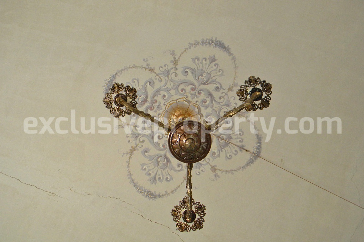 Historic Castle Property for Sale in Italy - Renovation Opportunity in Montazzoli - Abruzzo