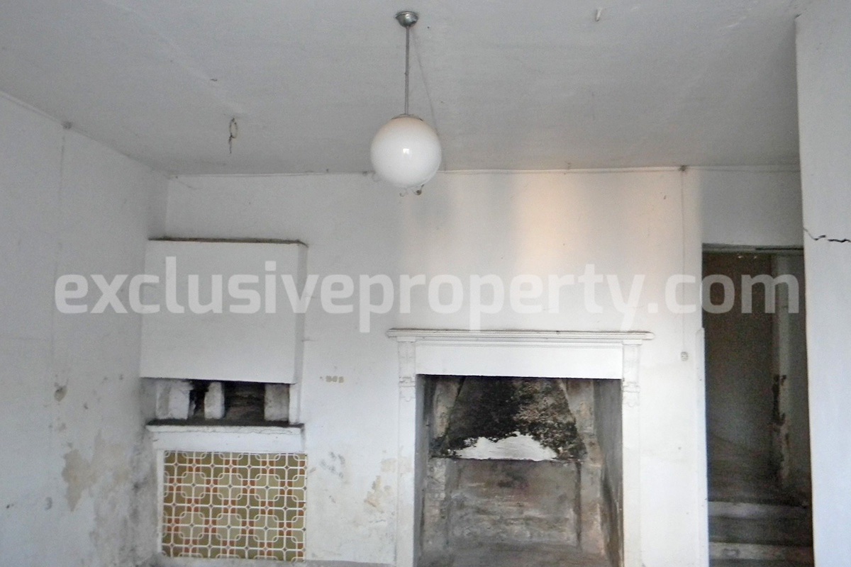 Historic Castle Property for Sale in Italy - Renovation Opportunity in Montazzoli - Abruzzo