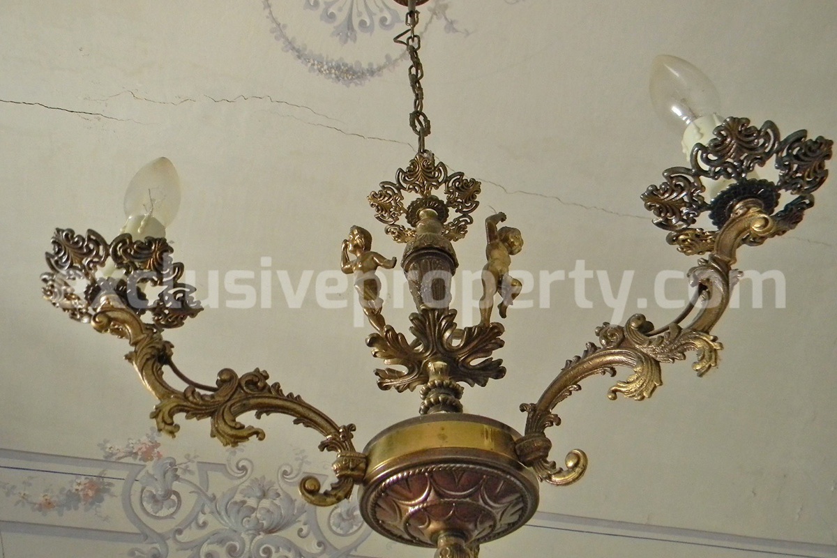 Historic Castle Property for Sale in Italy - Renovation Opportunity in Montazzoli - Abruzzo
