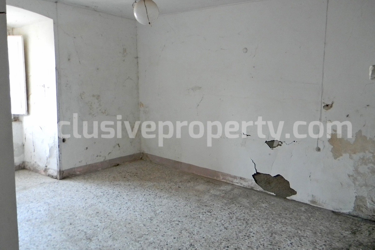 Historic Castle Property for Sale in Italy - Renovation Opportunity in Montazzoli - Abruzzo