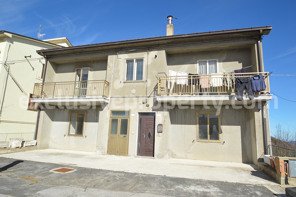 Village House for Sale in Italy with Garden and Garage - Renovation Project in Abruzzo