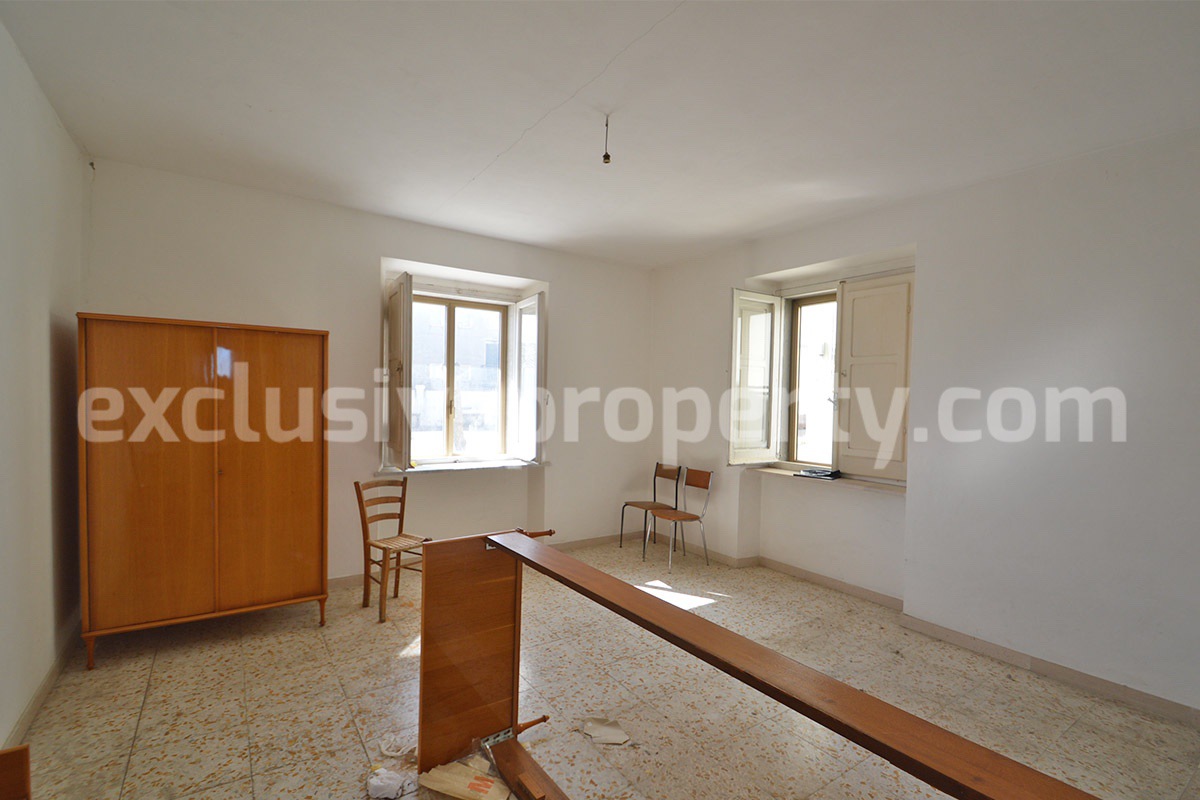 Village House for Sale in Italy with Garden and Garage - Renovation Project in Abruzzo