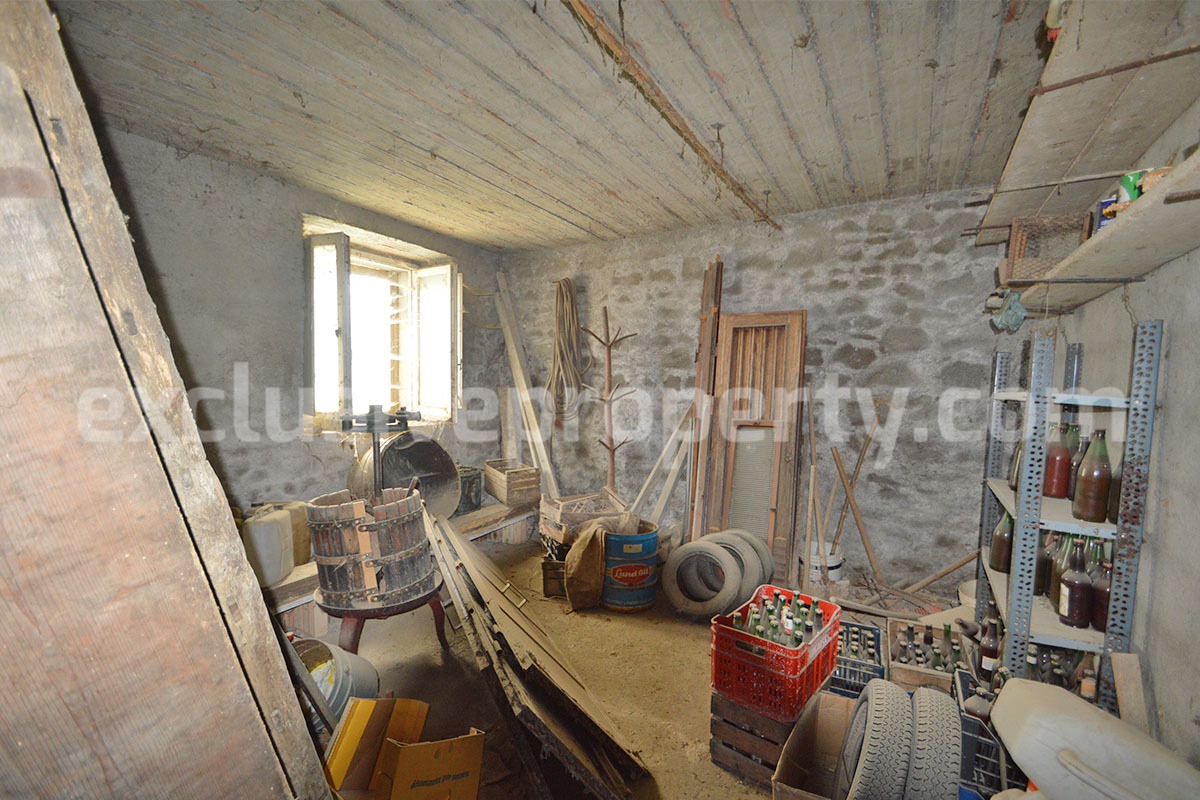 Village House for Sale in Italy with Garden and Garage - Renovation Project in Abruzzo