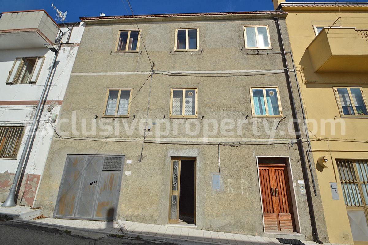 Cheap Property for Sale in Italy - Townhouse to Renovate in Abruzzo Mountain Village