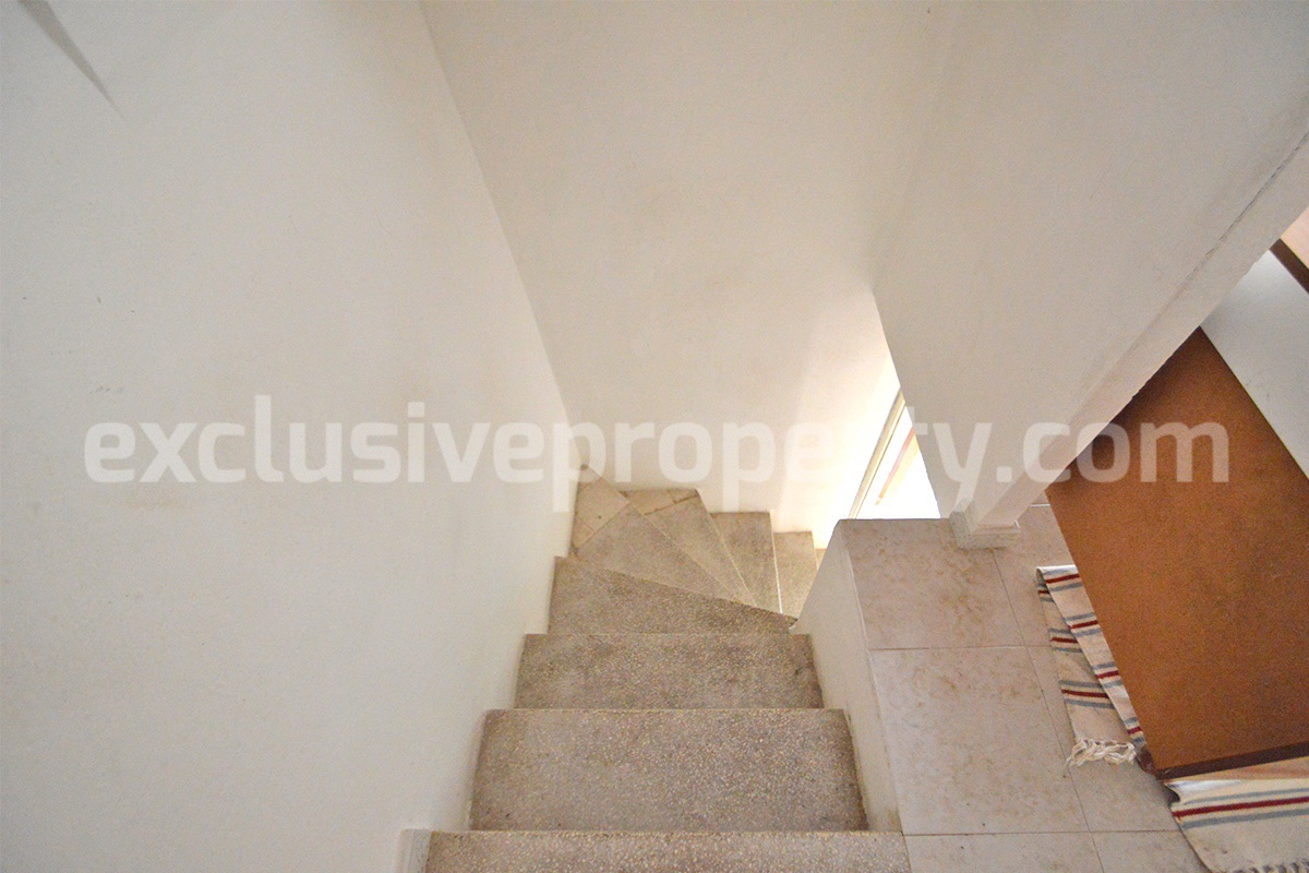 Habitable Stone House with Garden - Outbuilding and Hill Views for Sale in Molise - Italy