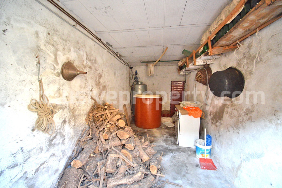 Habitable Stone House with Garden - Outbuilding and Hill Views for Sale in Molise - Italy
