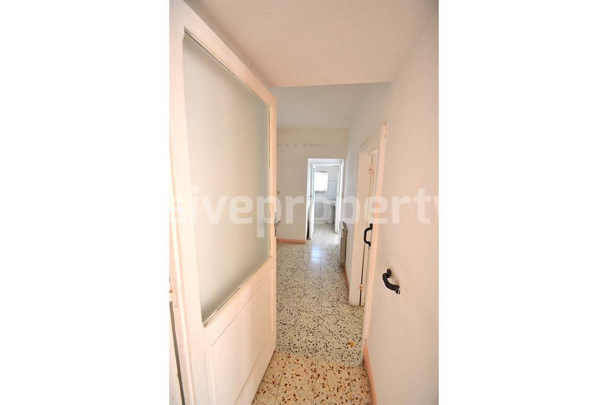 Traditional Townhouse with Vaulted Ceilings and Large Stone Cellars for Sale in Molise - Italy